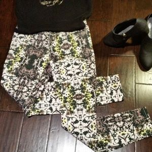 Vera Wang Printed Skinny Pants